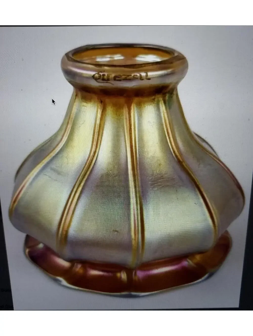 Vtg Quezal Aurene Squash blossom Shade